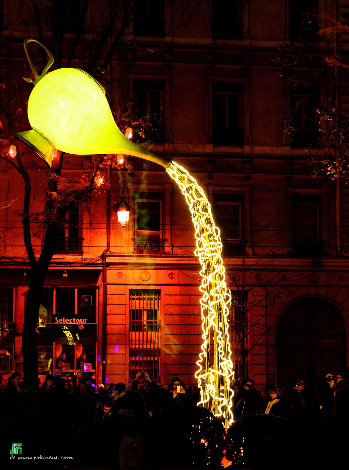 Génie, que fais-tu ? Place de la Bourse