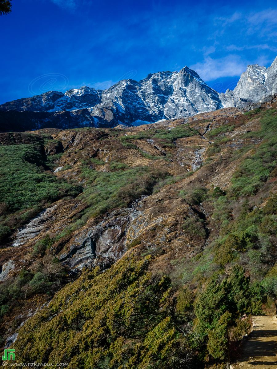On the way from Dole to Namche Bazar.