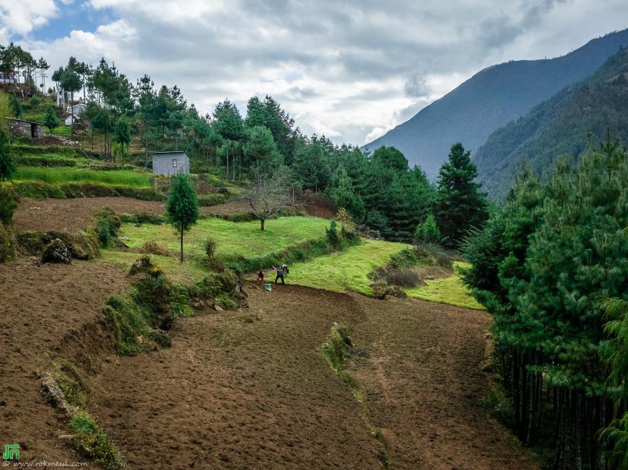 On the way from Phakding to Lukla