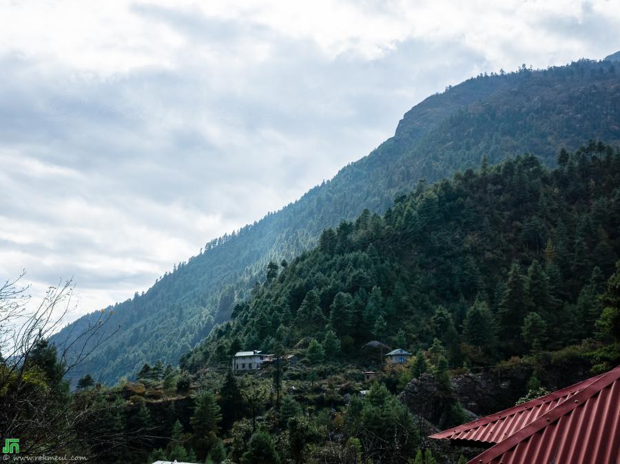 On the way from Monjo to Lukla