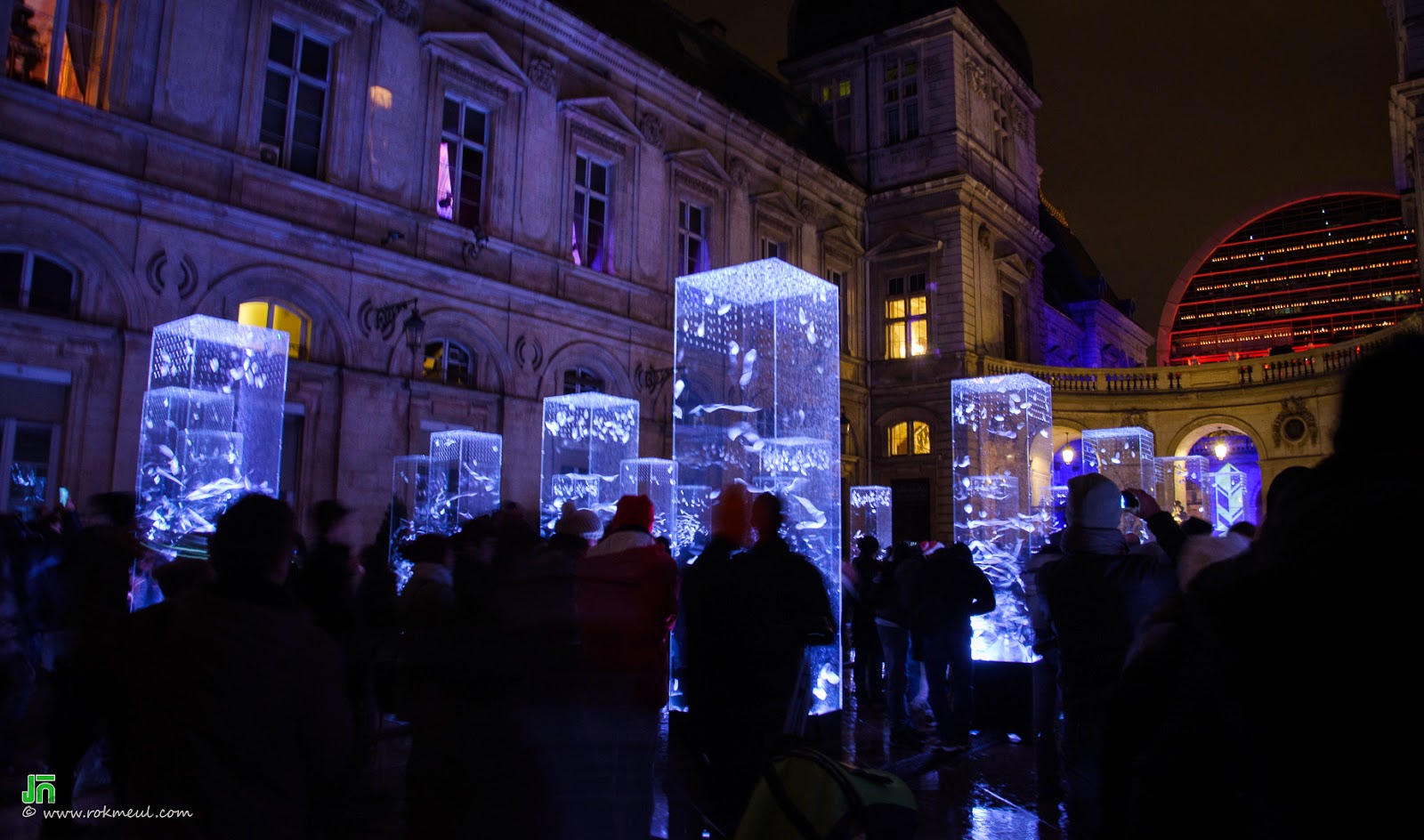 Njörd, esprit du vent, Hôtel de Ville